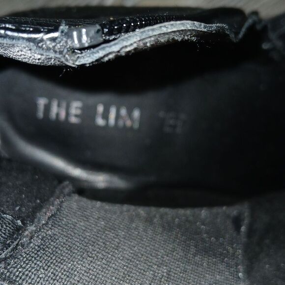 The Limited black snakeskin print zip up ankle boots  Sz 8 EUC - Picture 7 of 8